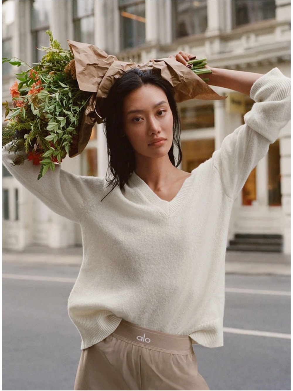 Alo Yoga Wool Cashmere New Class Oversized V-Neck Sweater